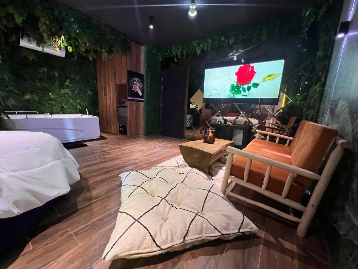 Jungle Au Centre De Marrakech Avec Jacuzzi ! Bed & Breakfast Marrakesh