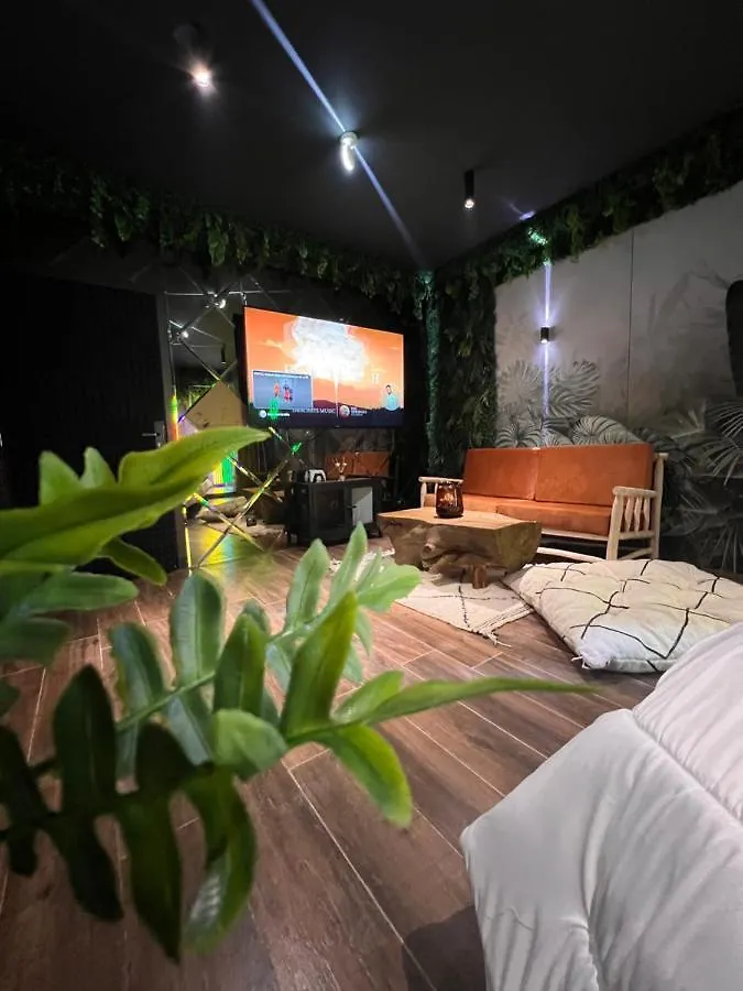 Jungle Au Centre De Marrakech Avec Jacuzzi ! Bed & Breakfast Marrakesh
